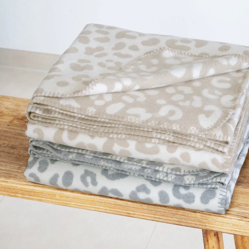 RIEMA – Wohn- u. Kuscheldecke XL – LIA, grau – Bild 5