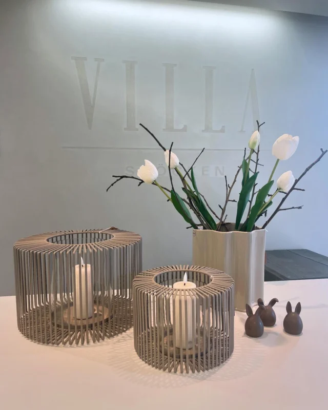 Modernes Design & faszinierendes Lichtspiel - Windlichter für Indoor u. Outdoor 

#philippidesign 
#dbkd 
#windlichter 
#vasen 
#osterdeko 
#interiorlovers 
#scandistylehome 
#villastöcken 
#solingen 
#wuppertal
#haan 
#hilden