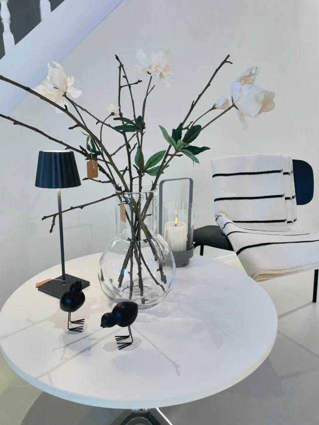 Wir wünschen euch einen schönen 1. Mai 🌸 Lasst die Seele baumeln und genießt das tolle Wetter!☀️

Freitag und Samstag haben wir wieder ganz normal geöffnet! 

#sompex
#dbkd
#philippidesign 
#riema 
#deluxehomeart 
#indooroutdoorliving 
#solingen 
#wuppertal